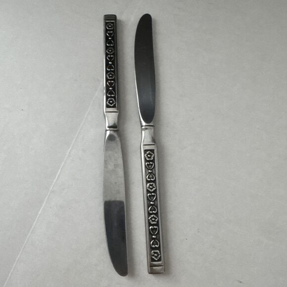 2 Dinner Knives Gorham HACIENDA Stainless Glossy Black Accent Silverware VTG - Picture 7 of 7